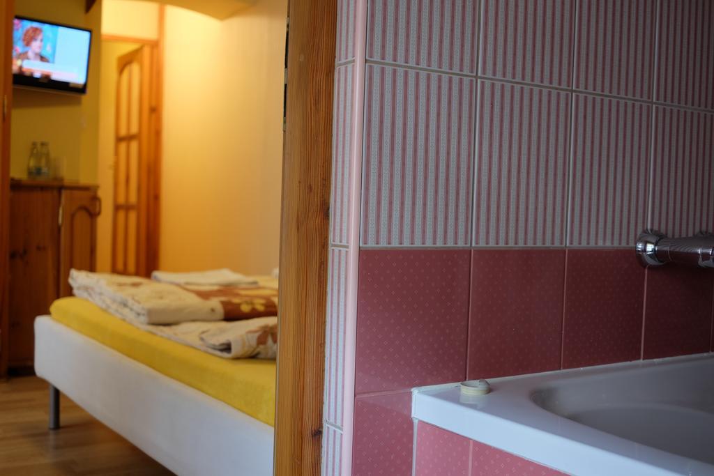 Academus Pub & Guest House Βρότσλαβ Εξωτερικό φωτογραφία