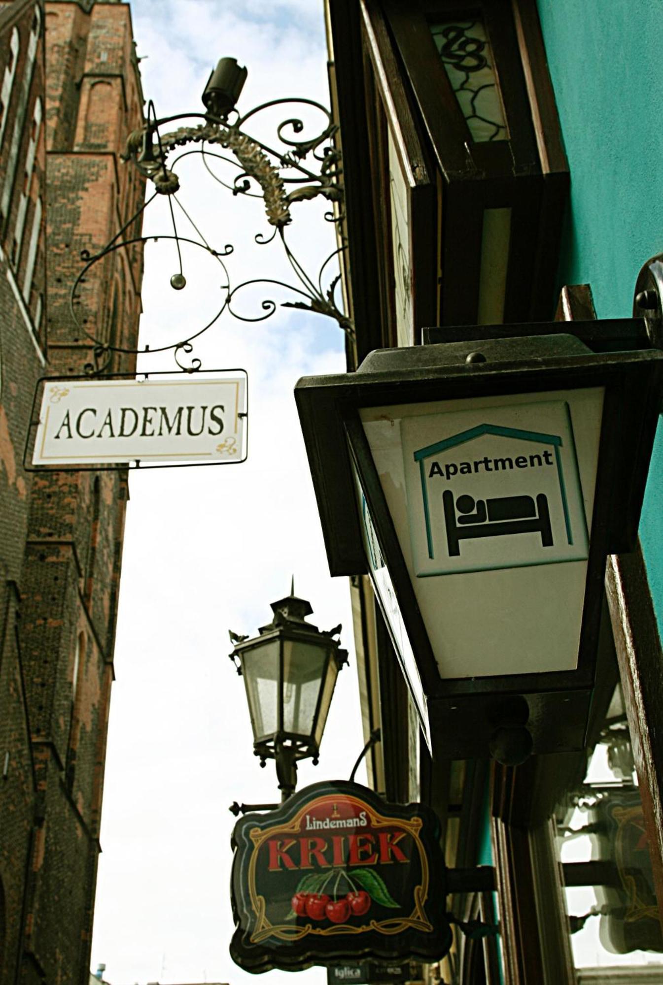 Academus Pub & Guest House Βρότσλαβ Εξωτερικό φωτογραφία