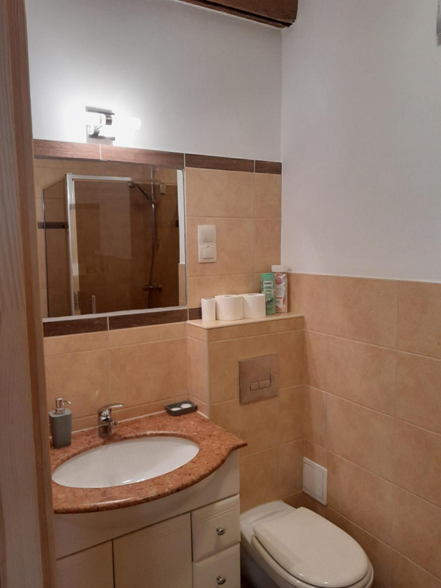 Academus Pub & Guest House Βρότσλαβ Εξωτερικό φωτογραφία
