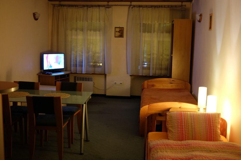 Academus Pub & Guest House Βρότσλαβ Εξωτερικό φωτογραφία