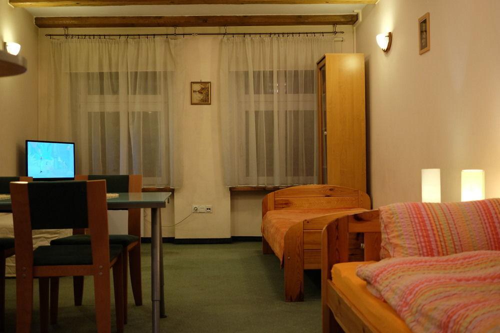 Academus Pub & Guest House Βρότσλαβ Εξωτερικό φωτογραφία