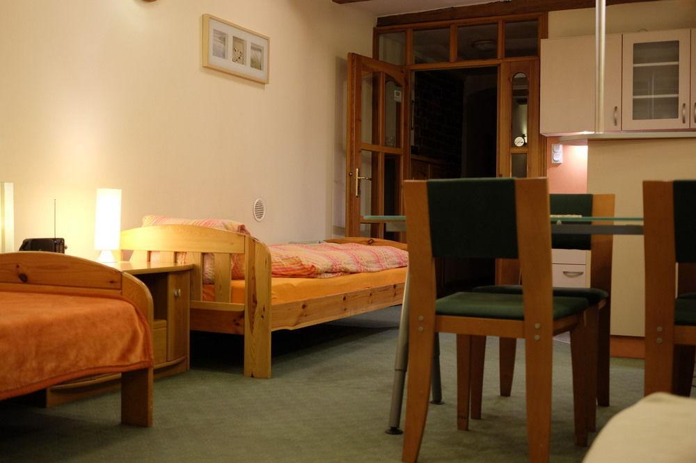 Academus Pub & Guest House Βρότσλαβ Εξωτερικό φωτογραφία