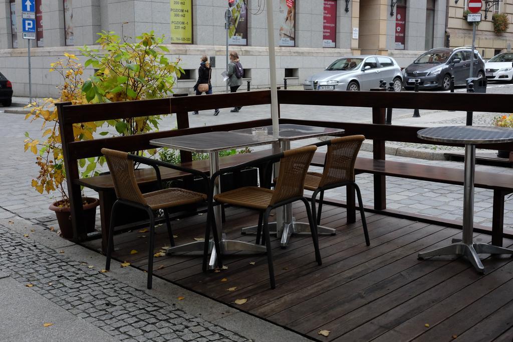 Academus Pub & Guest House Βρότσλαβ Εξωτερικό φωτογραφία